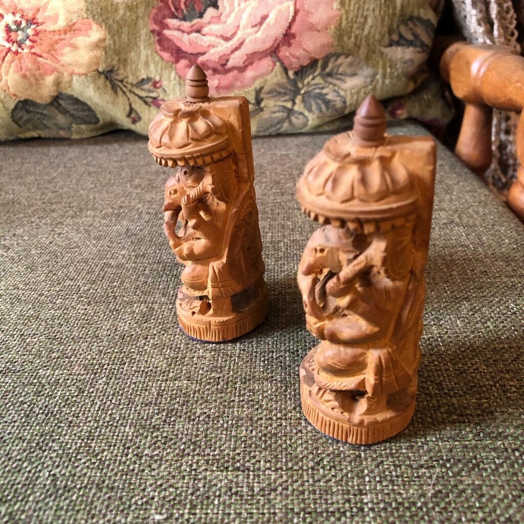 Sandal Ağacı El Oyması Ahşap Biblo - 2