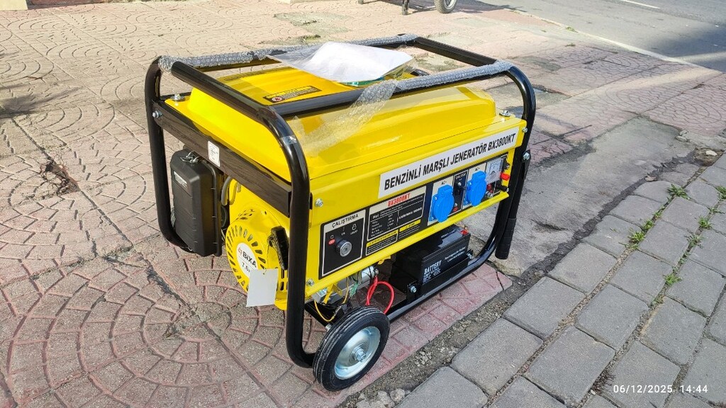 3,5KVA MARŞLI İPLİ TEKERLEKLİ KUMANDALİ BENZİNLİ JENERATÖR - 4