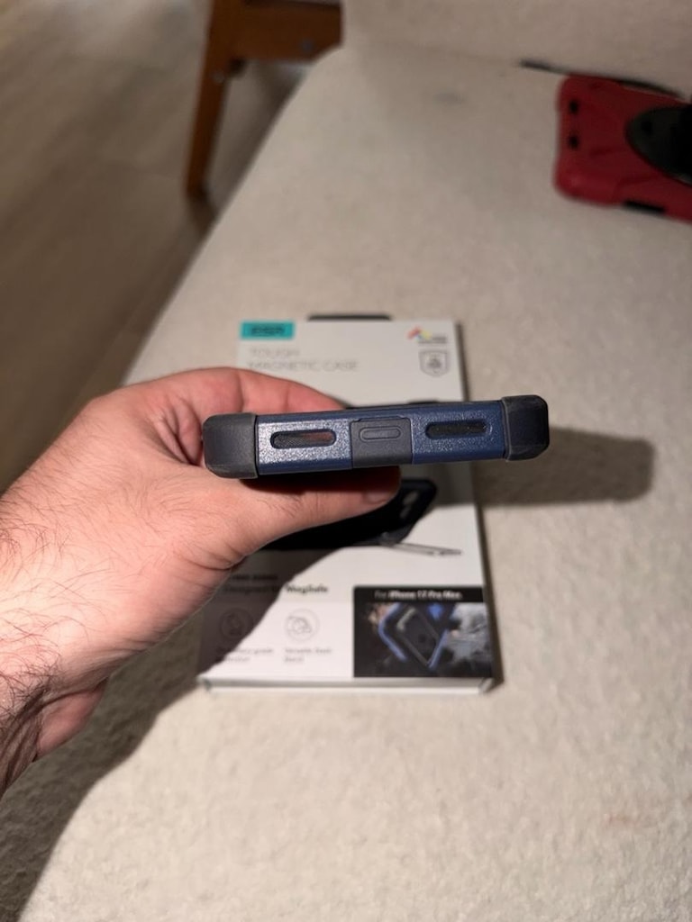 ESR TOUGH MAGNETIC CASE IPHONE 17 PRO MAX - 5