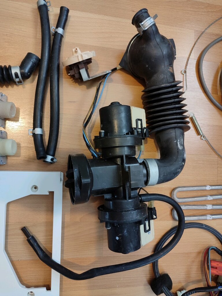 Arçelik 8124 SJ çamaşır makinesi parçaları - 9