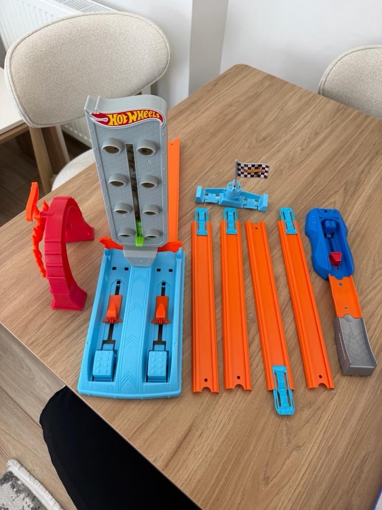 HOT WHEELS araba fırlatma yarış pisti - 2