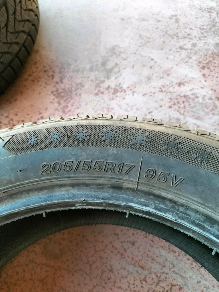 4 adet çıkma lastikler 205 55 r17 0 gibi lastikler - 3