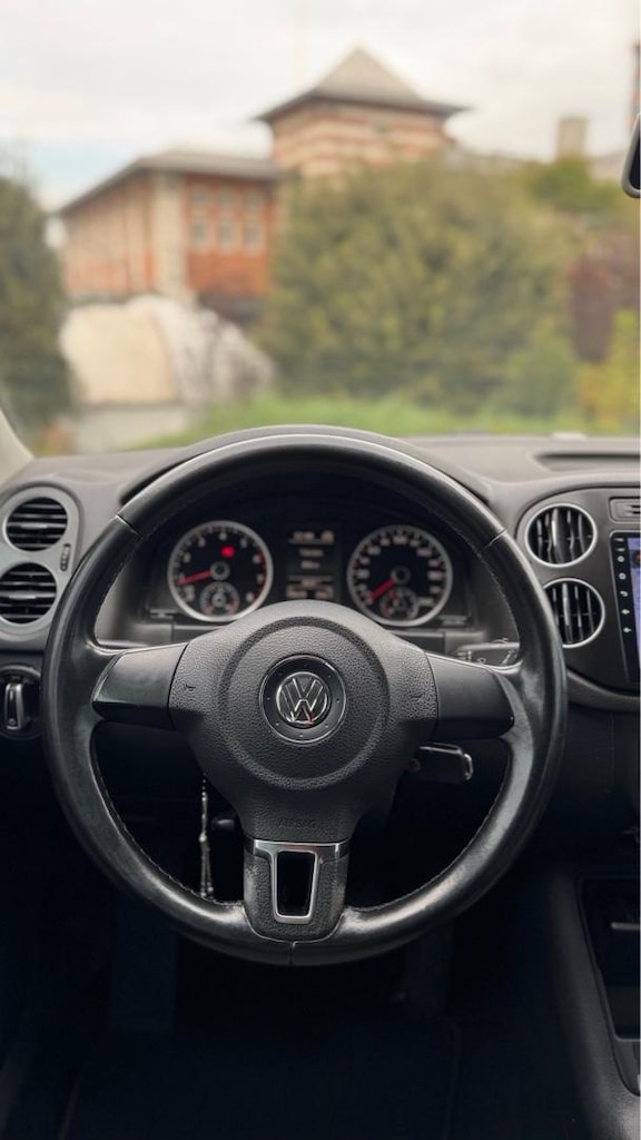 2012 model wosvagen Tiguan - 29