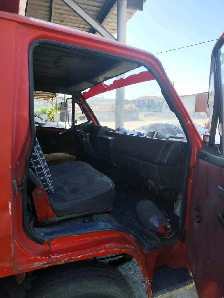 Isuzu 1991 model NKR white - 6