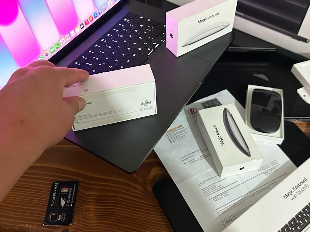10 günlük projede kullanıldı Macbook pro M5 pro 24 gb ram 1 tb ssd - 6