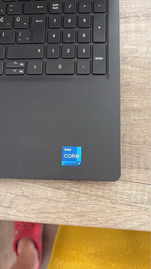 DELL LAPTOP VOSTRO 15 3510 - 5