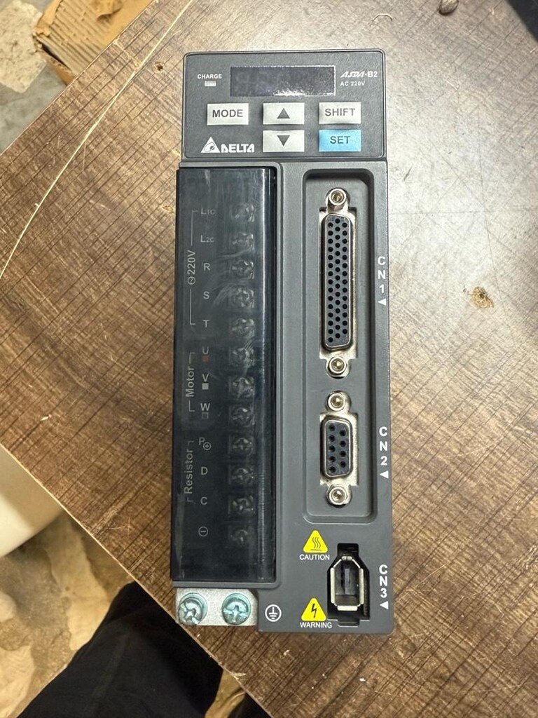 Delta ASDA-B2 serisine ait 400W gücünde bir AC Servo Sürücü - 2