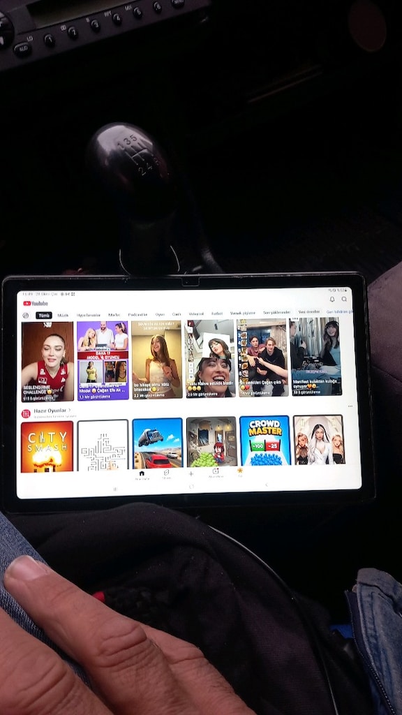 "Cihaz Samsung Galaxy Tab A7 10.4 inç modelidir. Sim kart takılan (LTE - 4