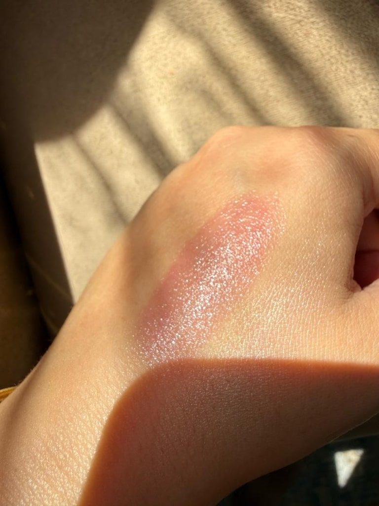 Essence Nude Göz Farı & Nivea Cherry Dudak Balmı - 6
