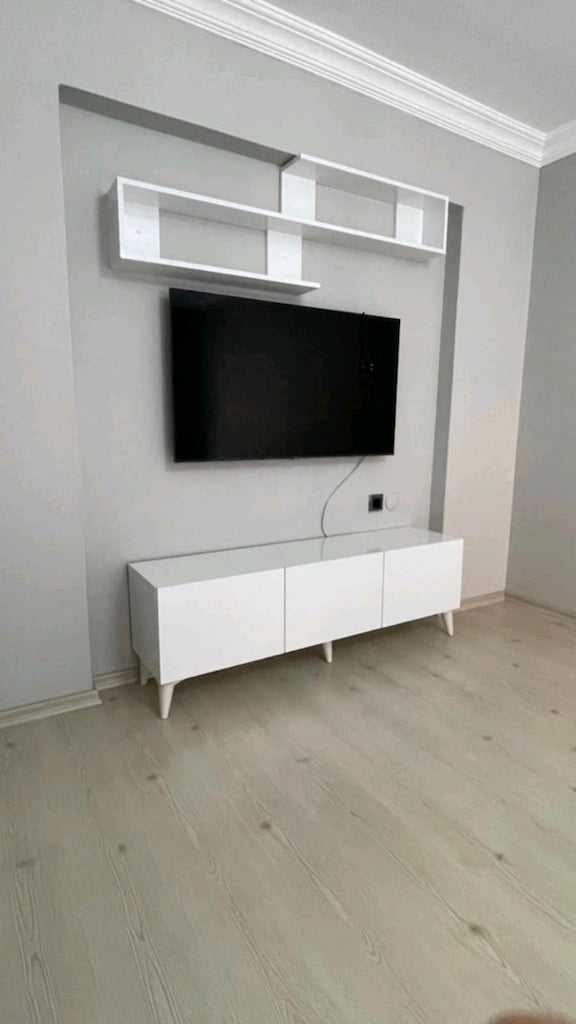 İmalattan beyaz duvar raflı şık TV ünitesi - 2