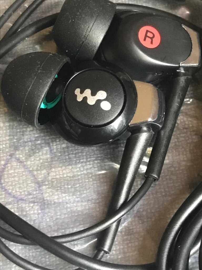 Sony kulak içi kulaklık HD ses - 2