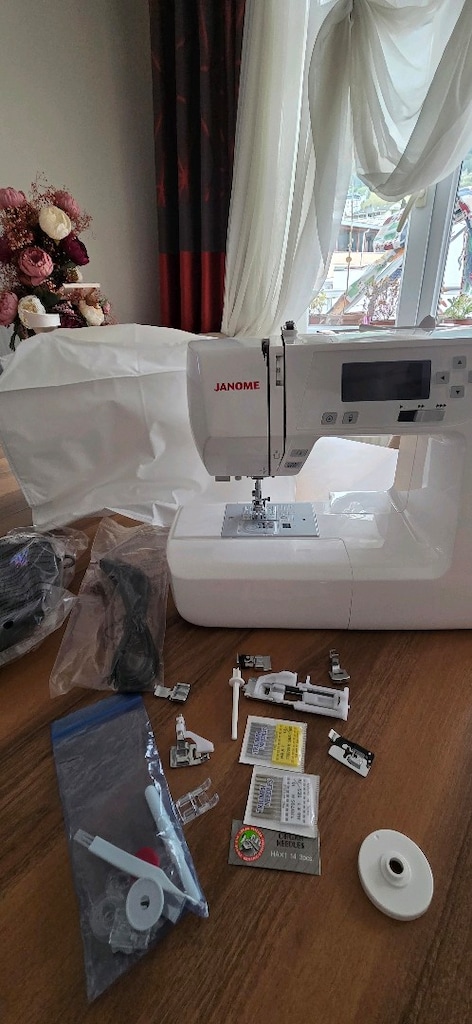 Janome 2030DC dijital dikiş makinesi ve parçaları. - 2