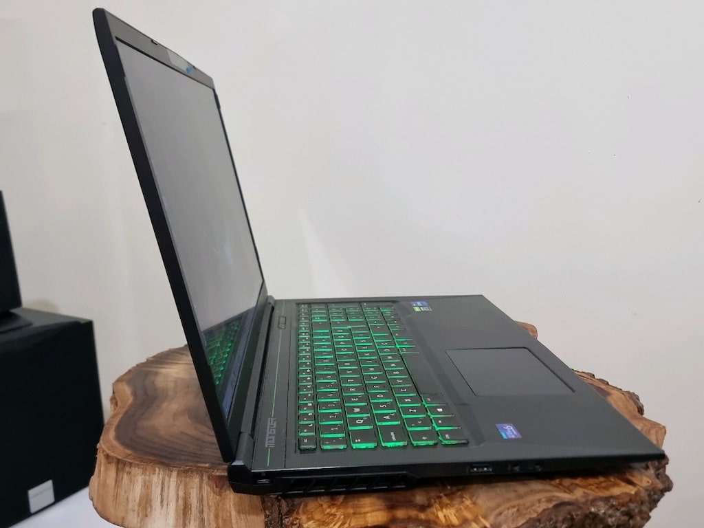 Monster Tulpar 17.3 inch Büyük Ekran i7-11800H RTX 3060 - 6