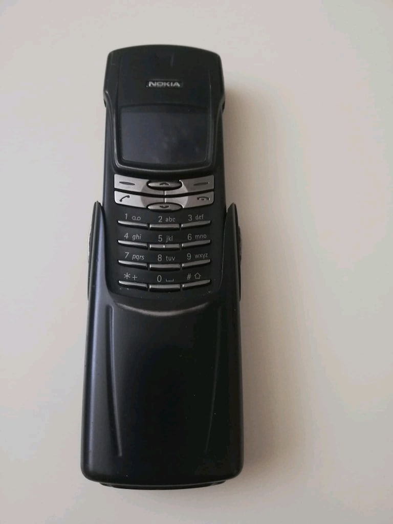 Nokia 8910i - 5