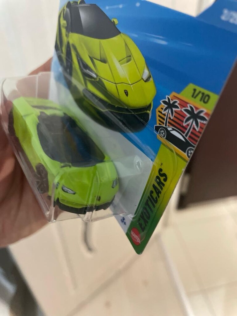 Hot Wheels 16 Lamborghini Centenario Roadster - 2