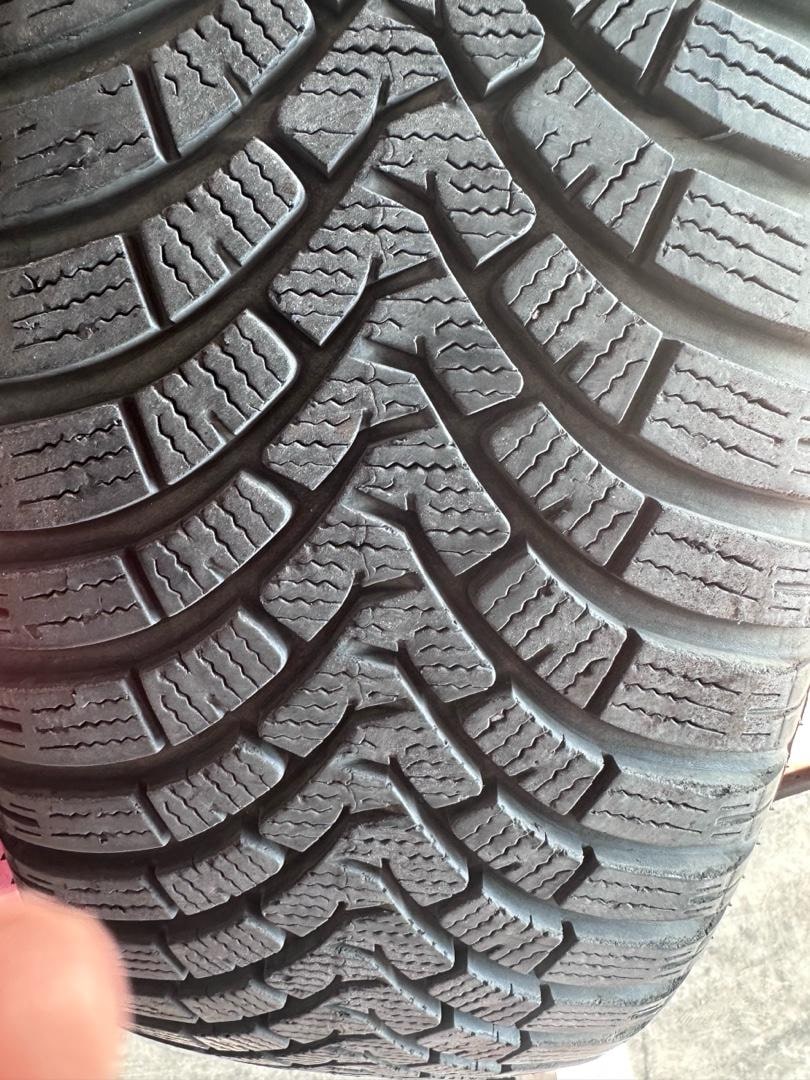falken marka kışlık lastik 215 55r 18 - 4