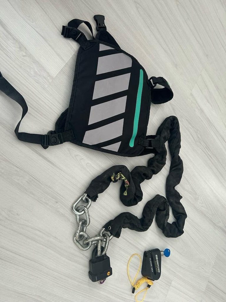 **ŞOKKK !!! MOTORSİKLET KİLİTLERİ VE ÇANTASI SADECEE 3000 TL** - 2
