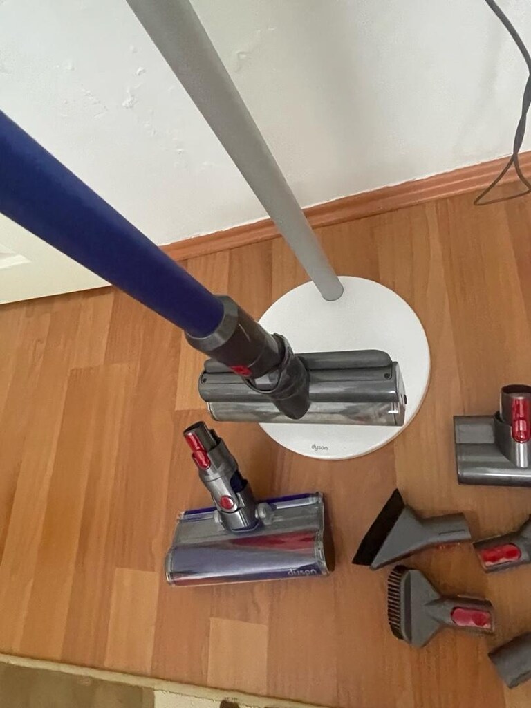 dyson 11 - 4