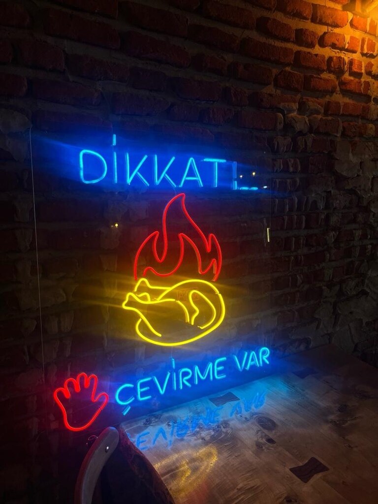 Piliç satanlar için neon tabela - 3