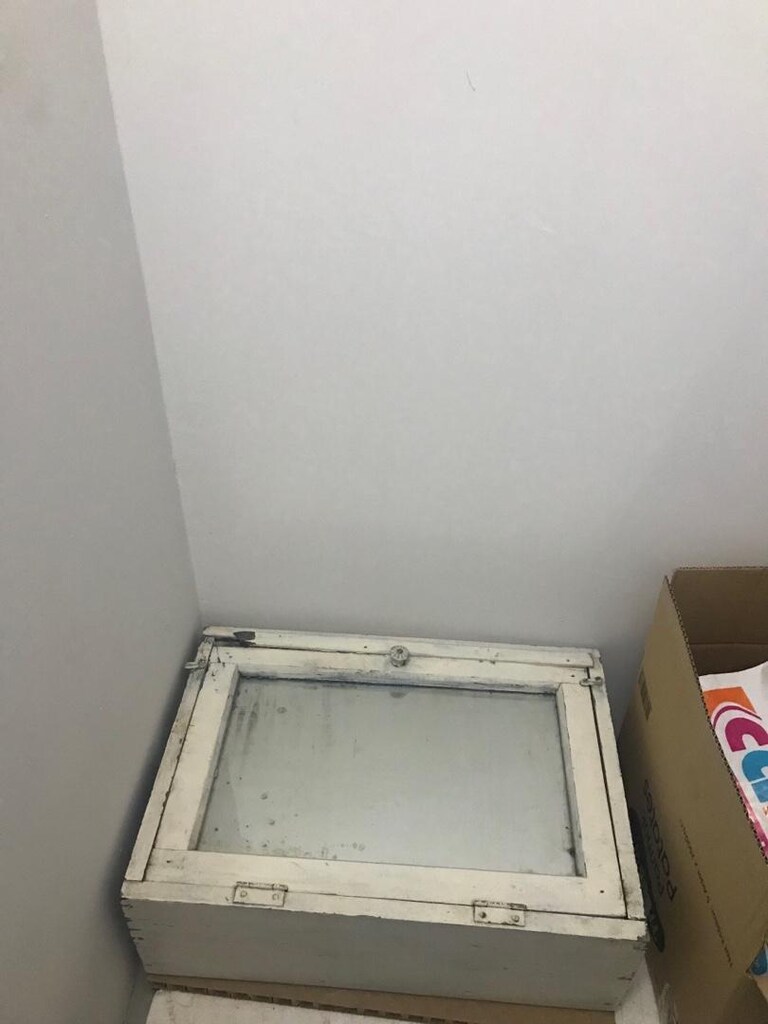 ecza dolabı ayna