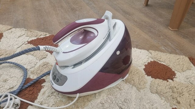 Tefal Buharlı Ütü SV9201– Neredeyse Sıfır