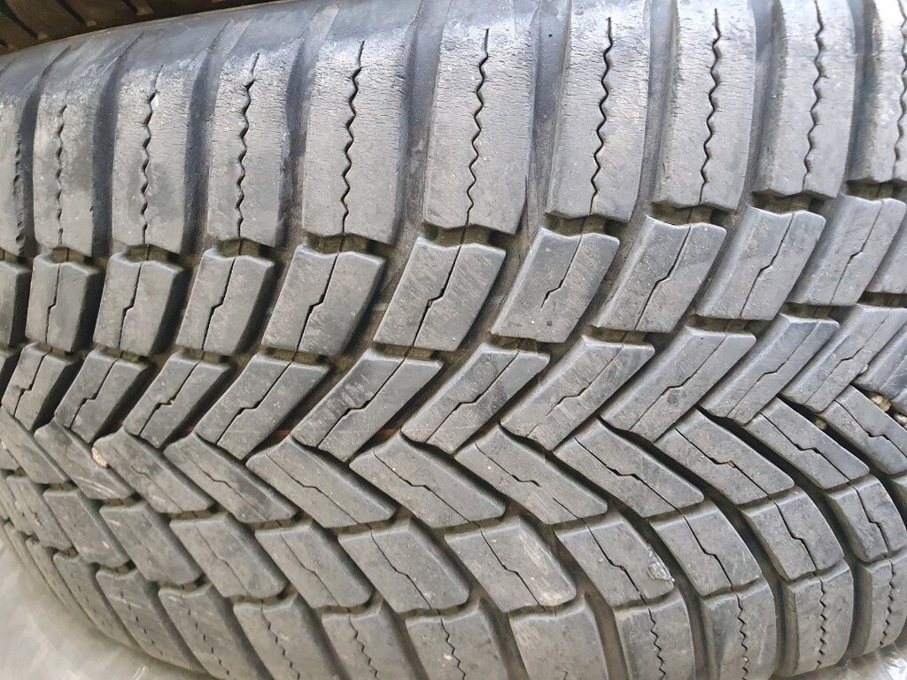 lastik 4 mevsim Bridgestone 3 adet 215 50 17 adet fiyatı 1950 TL garan - 3