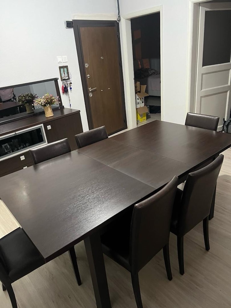 Koltuk, Yemek Masası ve Konsol - 3