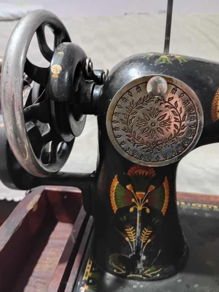 1914 Üretimi Orijinal Antika Taşınabilir Singer Dikiş Makinesi - 4