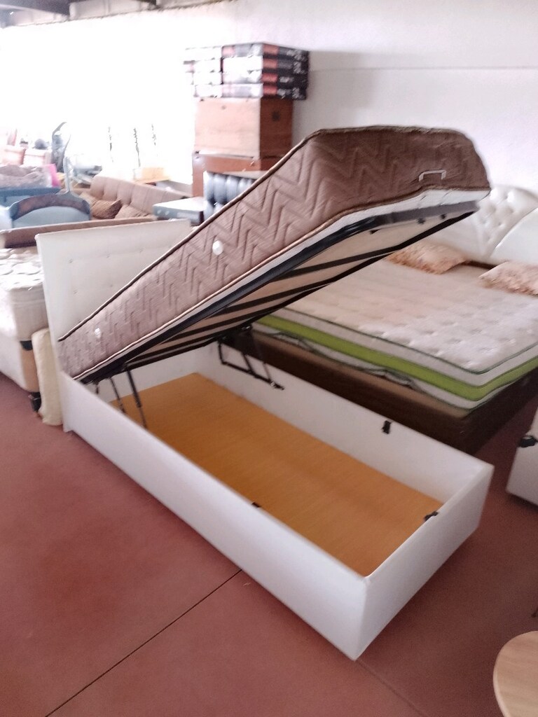 Temiz Kullanılmış Deri Döşemeli 90×190 Tek Kişilik Baza Yatak Takımı - 3