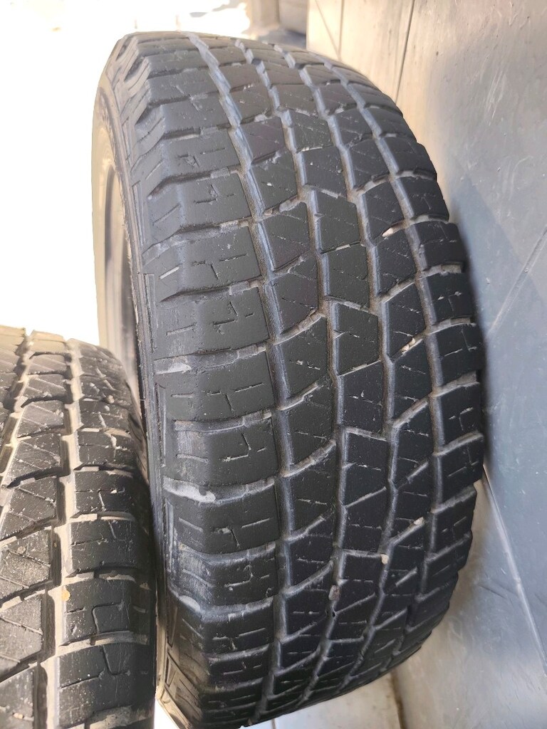 215 65 16 3 adet lastik Petlas marka - 2