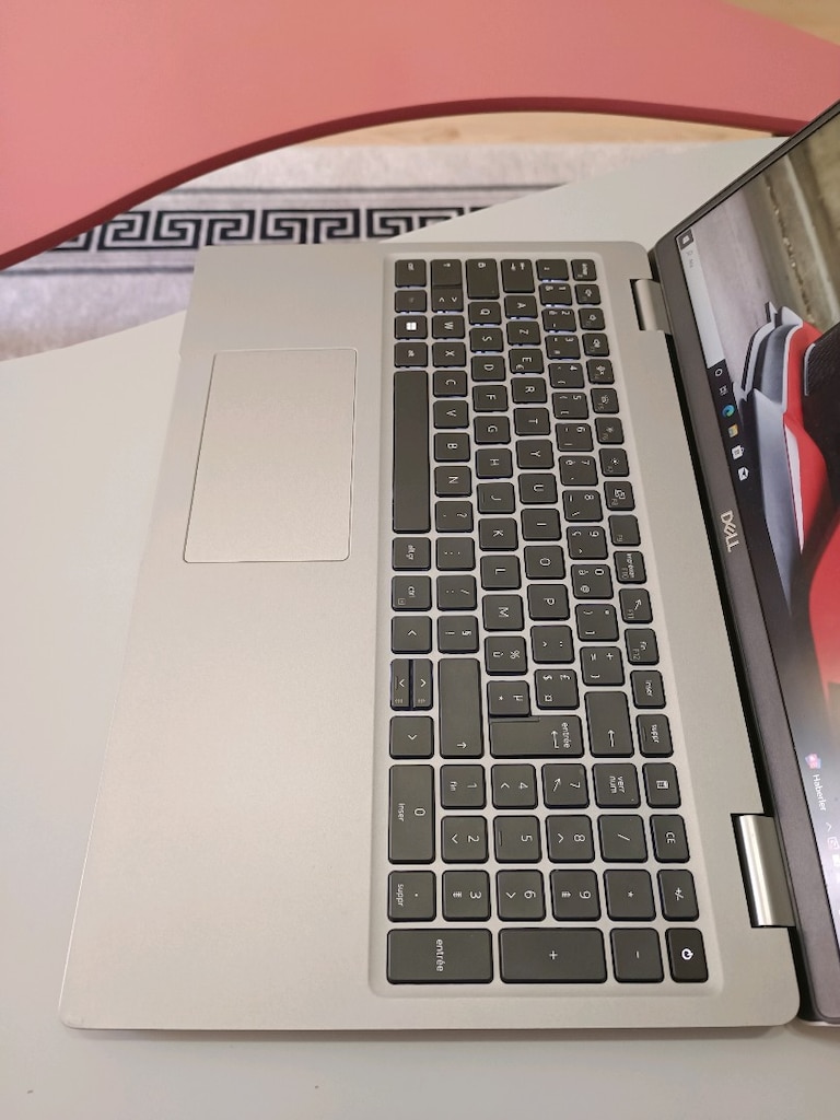 Dell Laptop İ5 11.NesiL - 8GB - 256GB SSD - Işıklı Klavye - 8