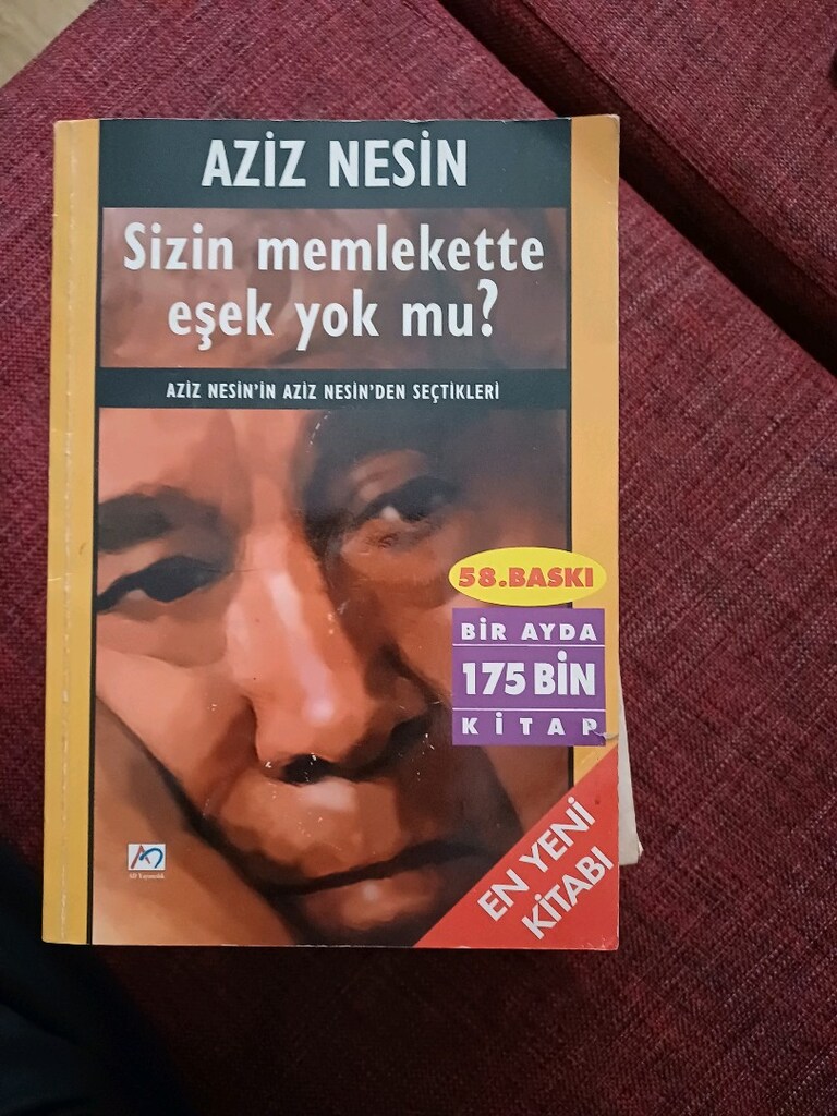 aziz nesin kitaplari.adet 100tl - 2