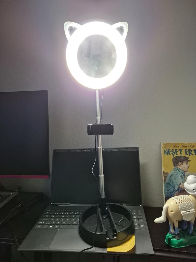 Makyaj aynası aynı zamanda tripod 2 renkli ışığı var hem gün ışığı hem - 2
