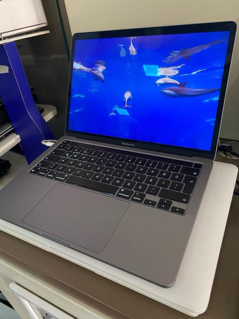 Apple MacBook M2 Cip A2338 Seri Ürünü Resimlerde Görüldüğü gibi Ekran - 3