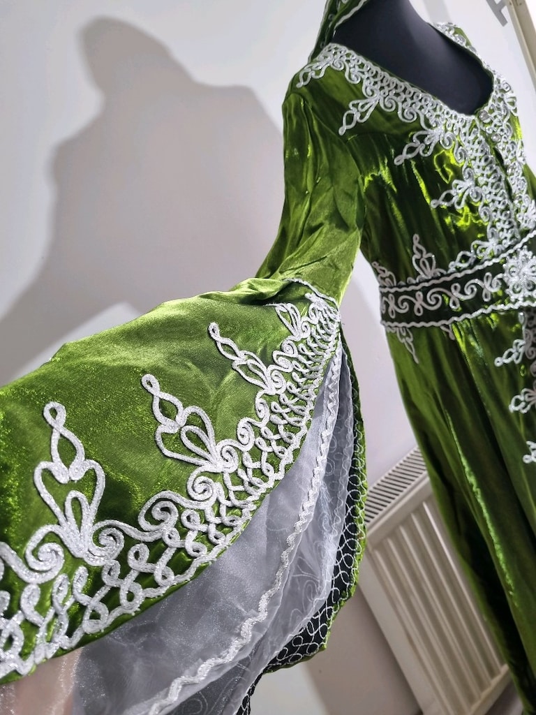 Yeşil İşlemeli Kuşaklı Kaftan - 2