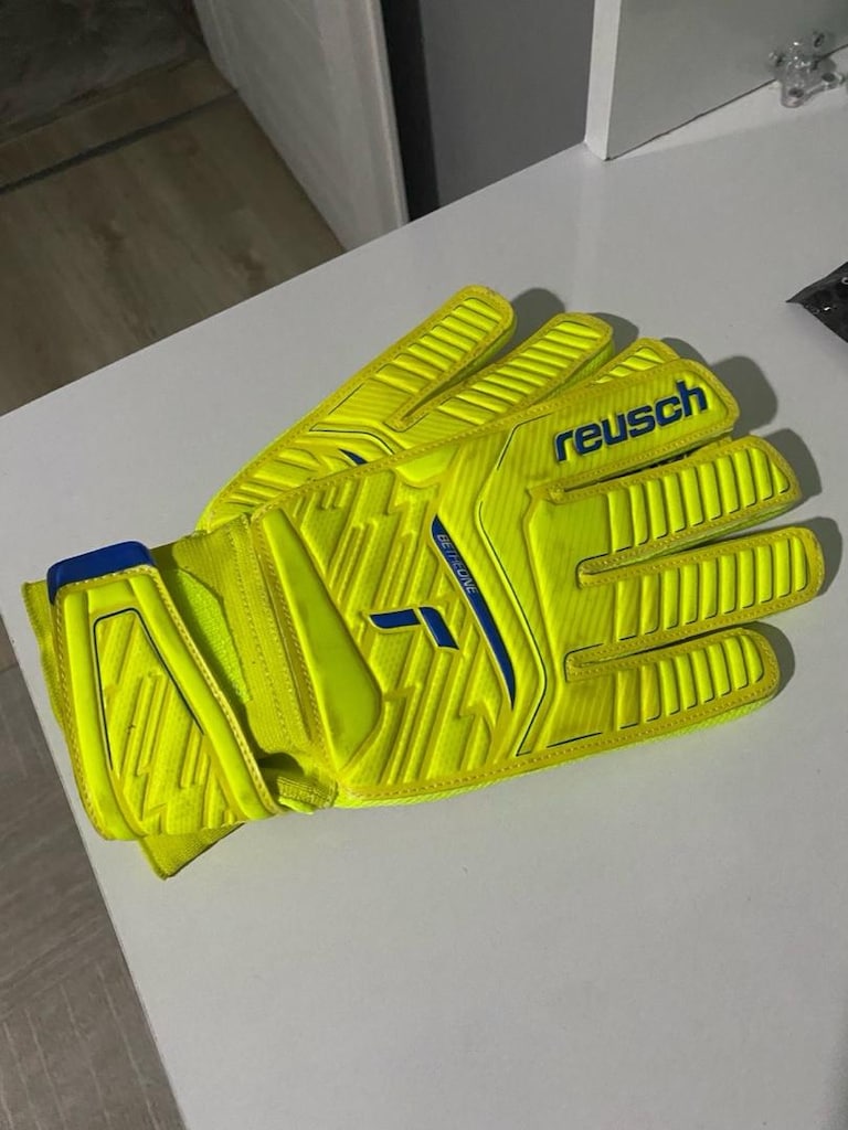 reusch kaleci eldiveni