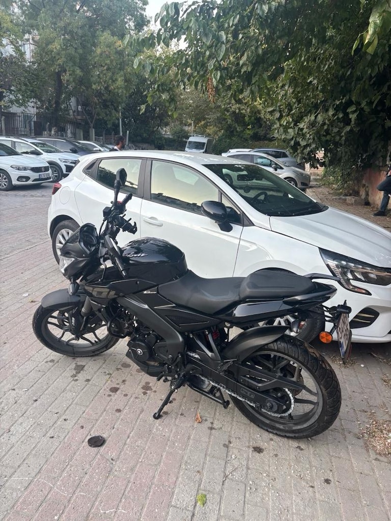 bajaj ns 200ug - 4