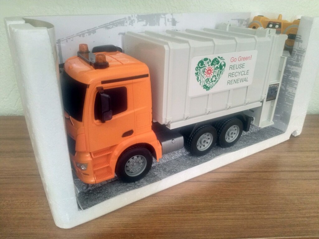 UZAKTAN KUMANDALI ÇÖP KAMYONU MERCEDES LİSANSLI 40CM UZUNLUK 4X4 - 7
