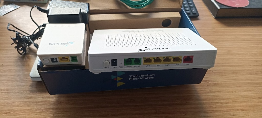 ZTE H289A Fiber modem + Huawei GPON Terminal - 3
