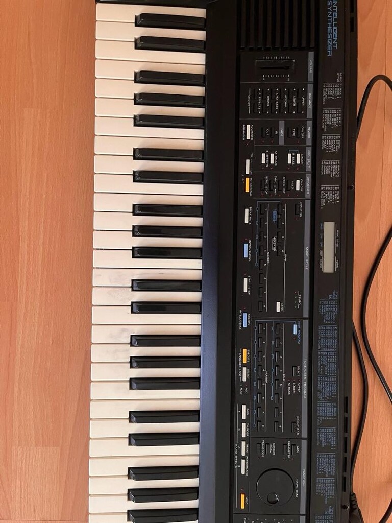 nadir bulunan 1989 üretimi roland E-30 org - 3
