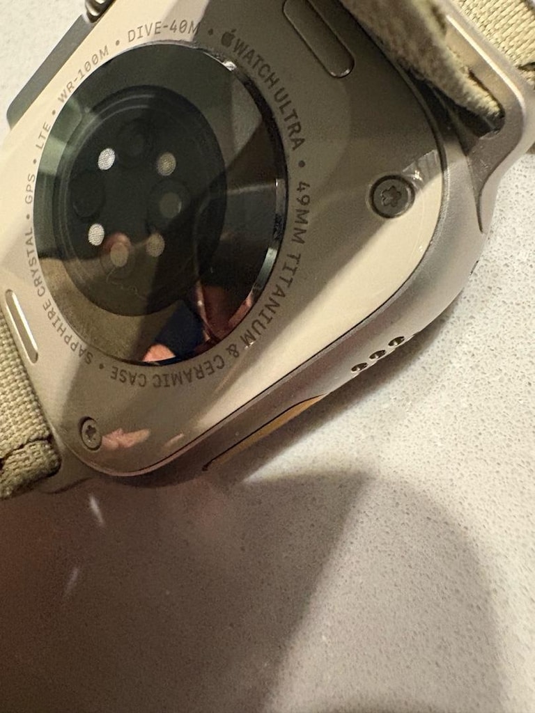 Apple Watch Ultra 2 - 4