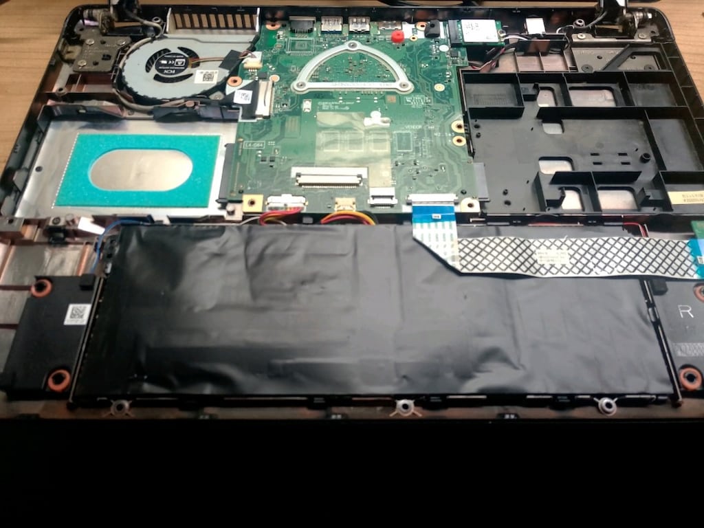 Acer laptop açılır gibi oluyor kapanıyor ekran yok - 6