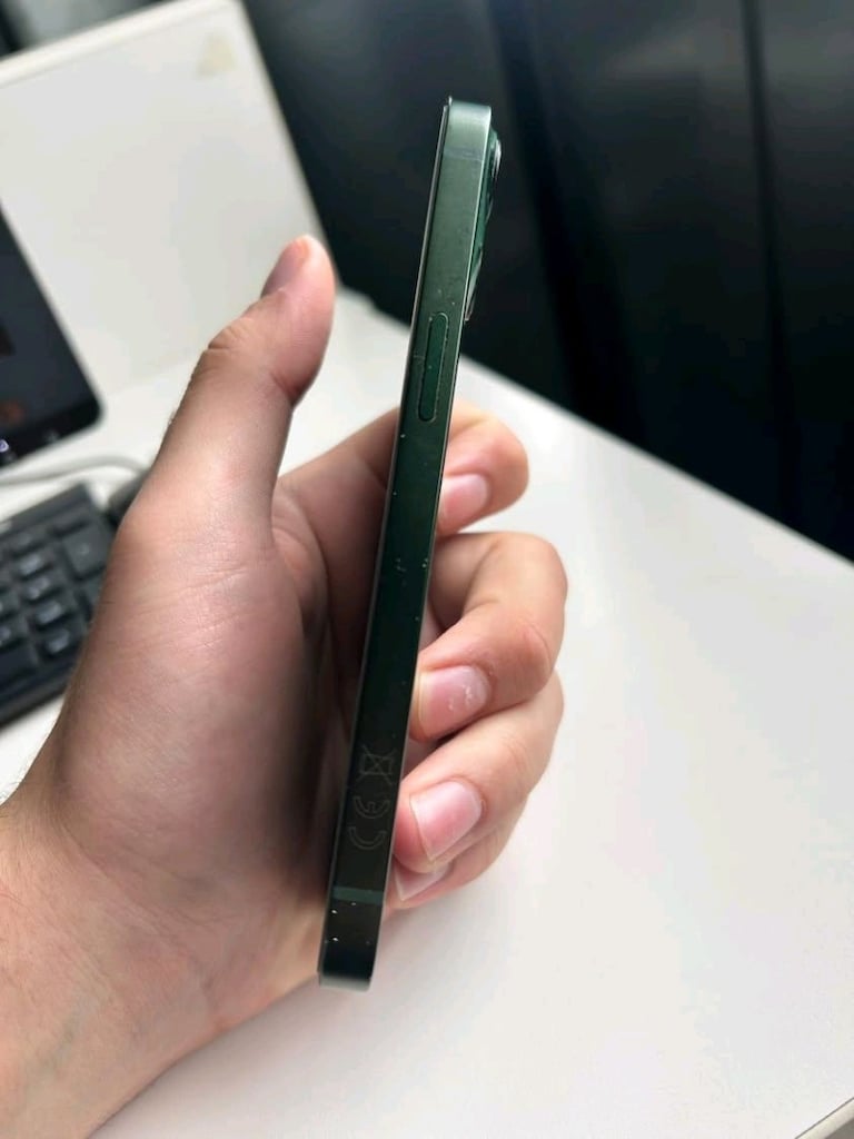 iPhone 13 - 2