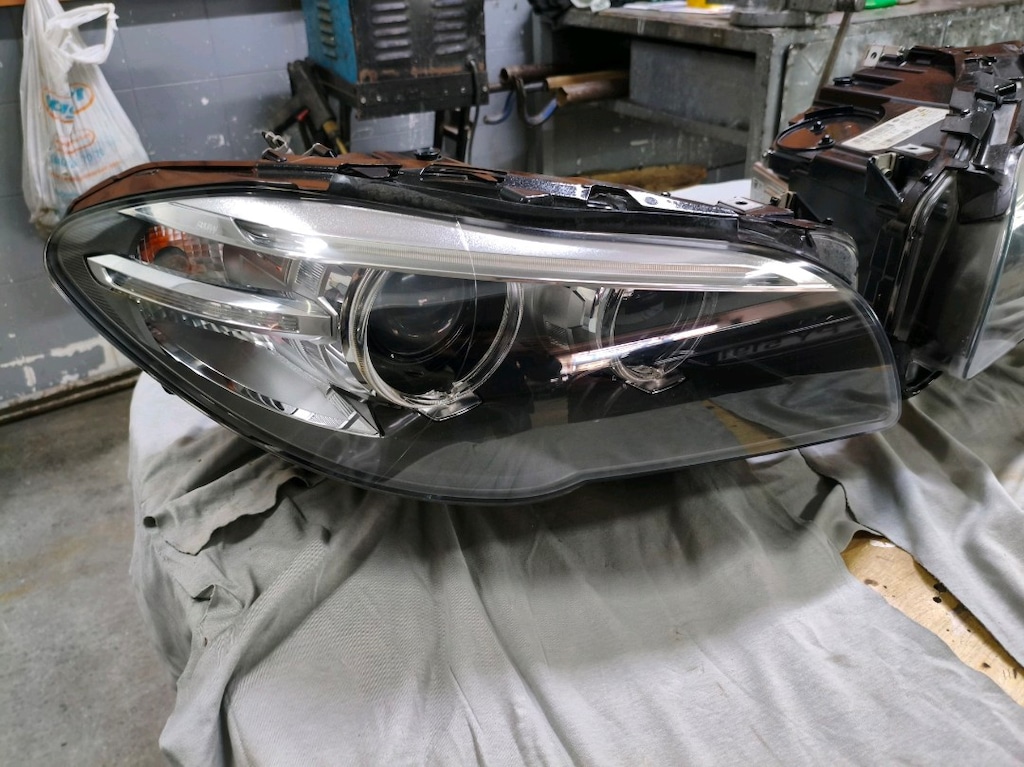 ORİJİNAL BMW F10 LCI FAR TAKIMI 50BİN KM'DEKİ ARAÇTAN SÖKÜLME - 5