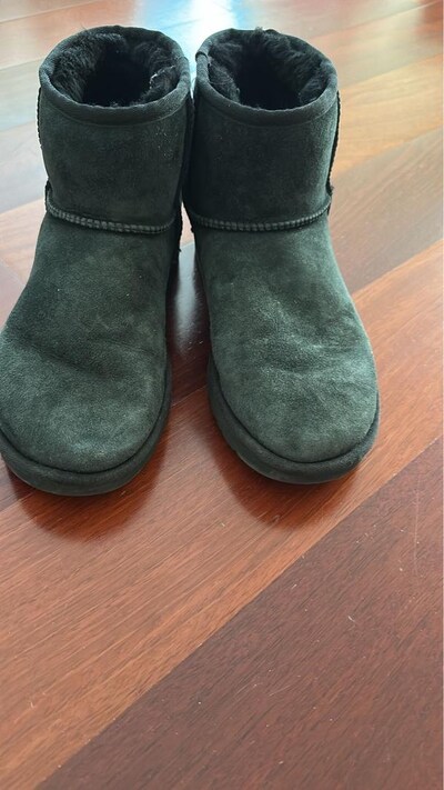 ugg bot