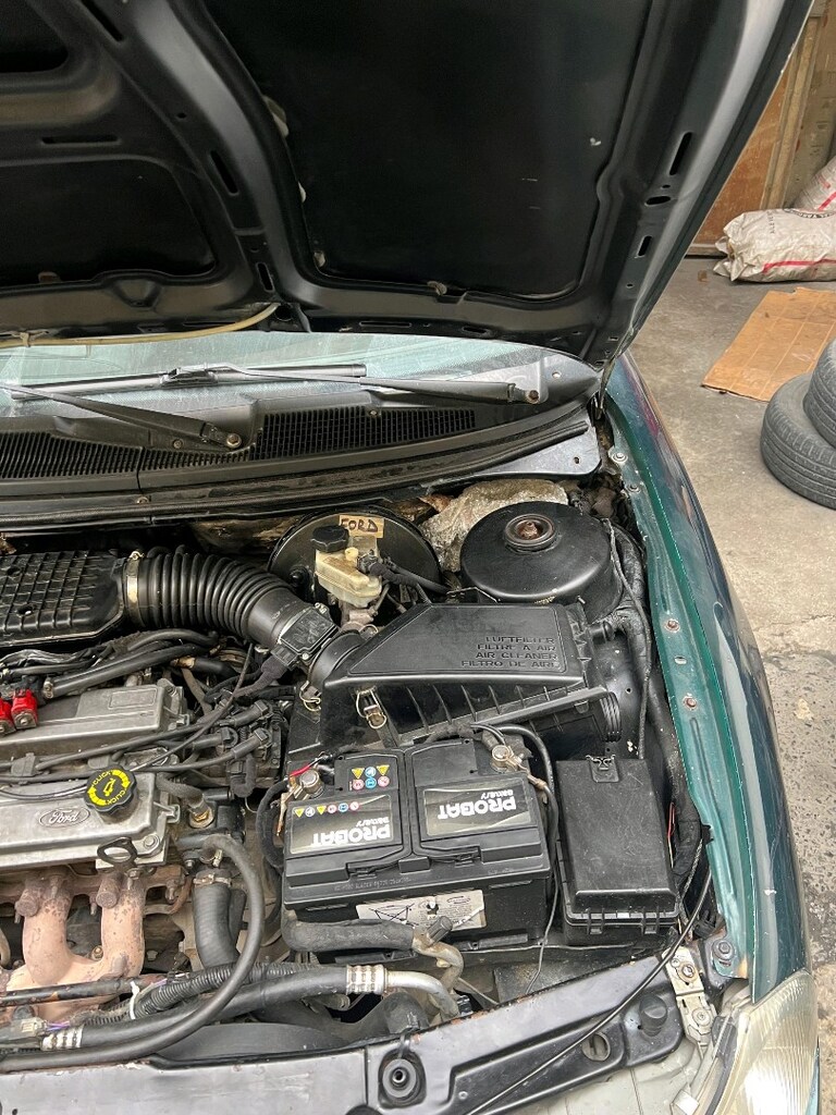 Ford mondeo 1998 model LPG li 2000 motor - 14