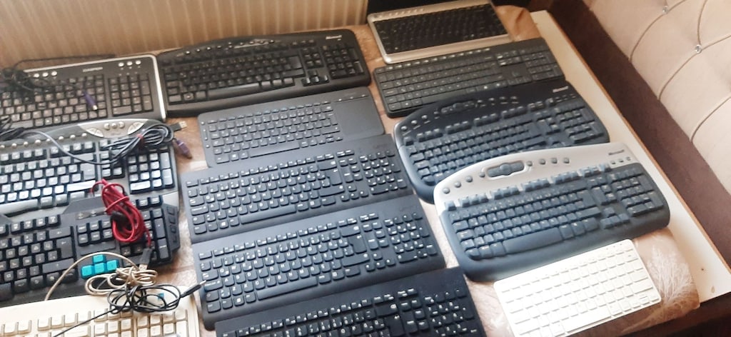 6 SAĞLAM 7 arızalı 10 kablosu 23 adet klavyeler - 13