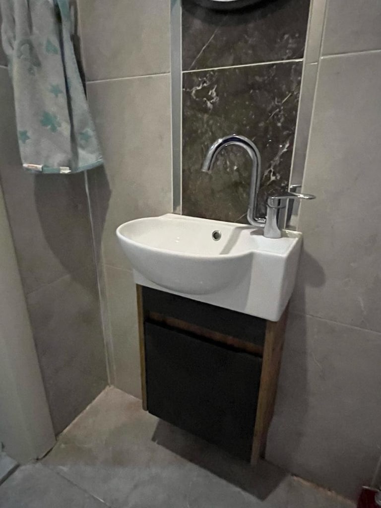 Küçük Lavabolu Dolap - 3