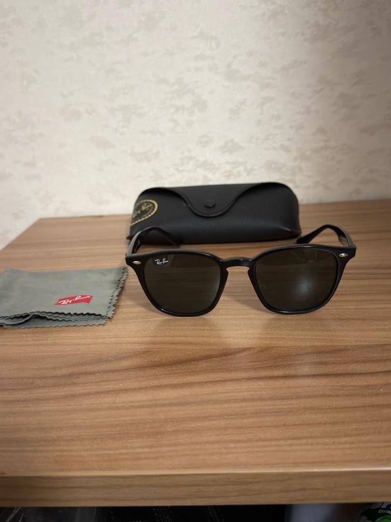 2. El Temiz Kullanılmış Orjinal Rayban Ünisex Model Güneş Gözlüğü 4300