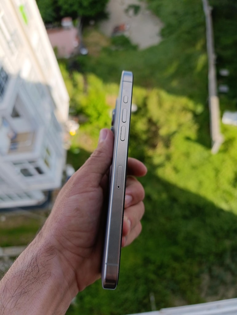 İPhone 15 Pro Max 512 GB Yurt içi 14 Ay Garantili Nokta Hatasız - 2
